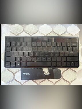 Amazon Basics Wireless Bluetooth Keyboard
